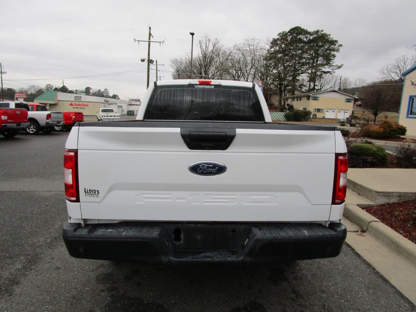 2018 WHITE /Gray / Cloth Ford F-150 Lariat SuperCab 6.5-ft. 4WD (1FTFX1E5XJK) with an 5.0L V8 OHV 16V engine, 6A transmission, located at 1814 Albert Pike Road, Hot Springs, AR, 71913, (501) 623-1717, 34.494228, -93.094070 - Photo#5